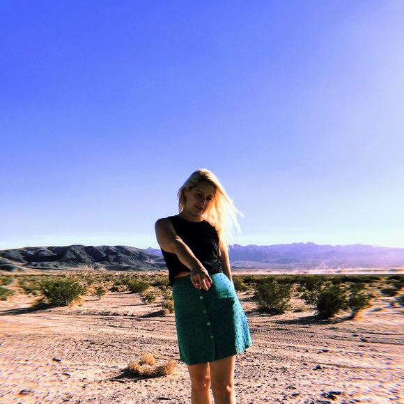 Meet your Posher, Julianna - Picture 1 of 1